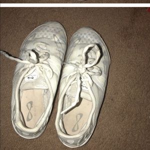 Infinity cheer shoes